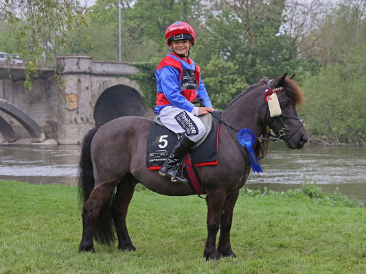 Treehouse sponsors Budding Shetland Racer,