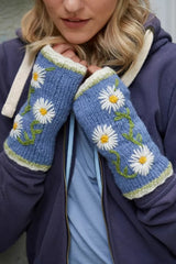 Pachamama Daisy Chain Handwarmer